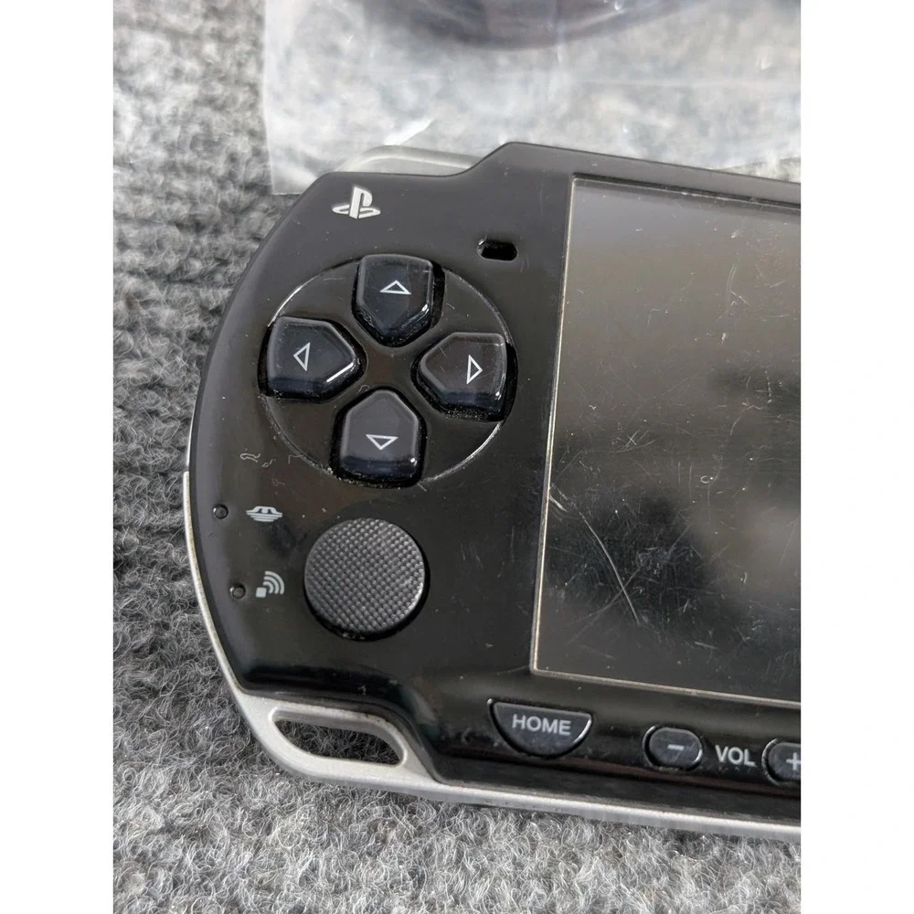 Sony PSP Console Black 2001 Handheld With Charger and‎ Battery Tested & Working